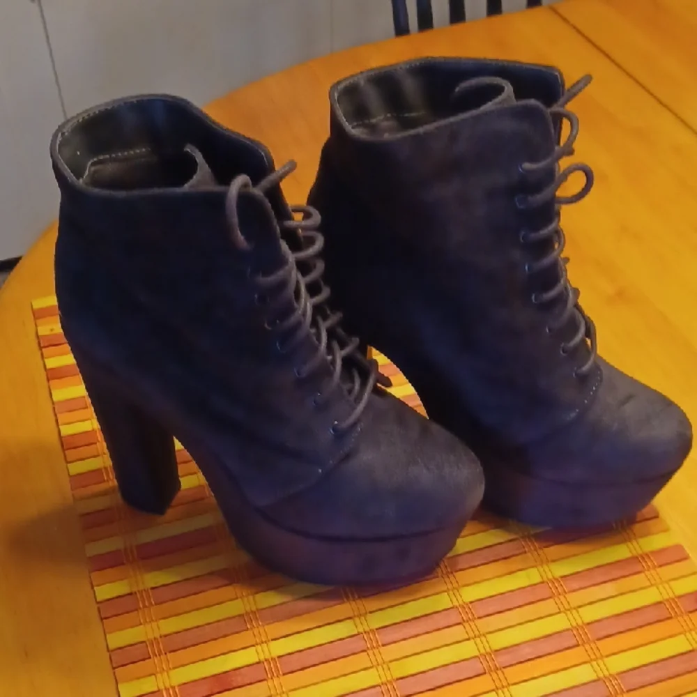 Speed Limit 98 Black Platform Lace-Up Ankle Boots Size 8